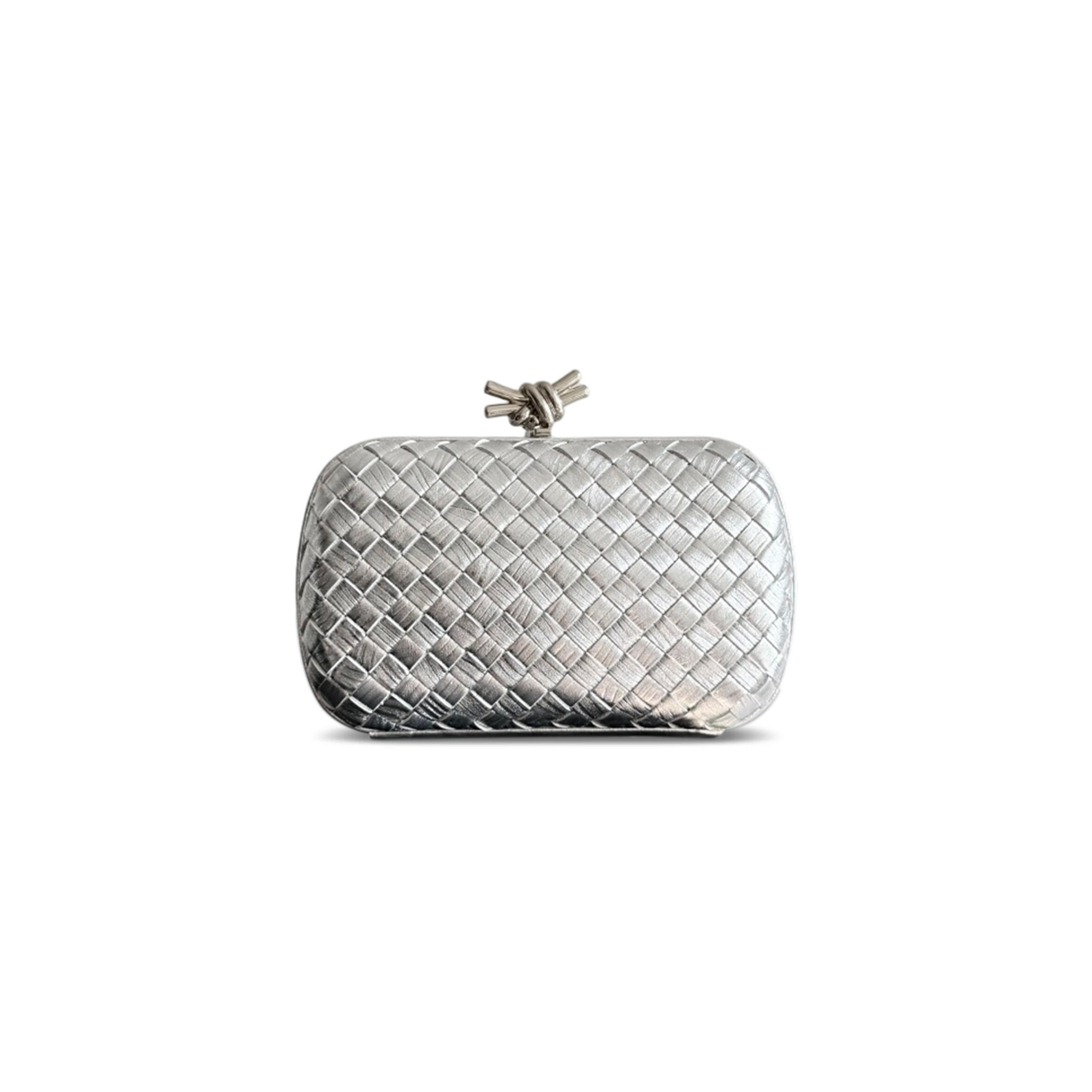 BOTTEGA VENETA KNOT 844108 (19*11.5*5cm)
